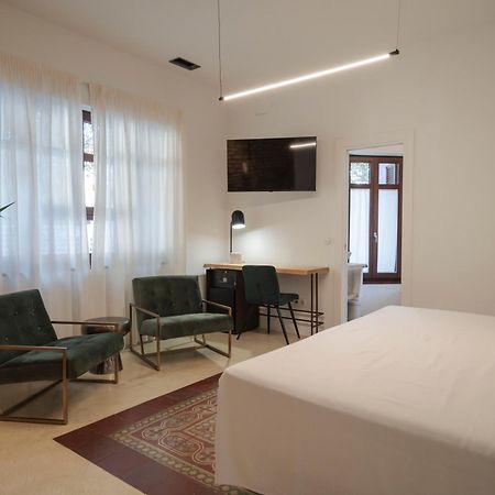 La Moderna Suites Малага Екстериор снимка